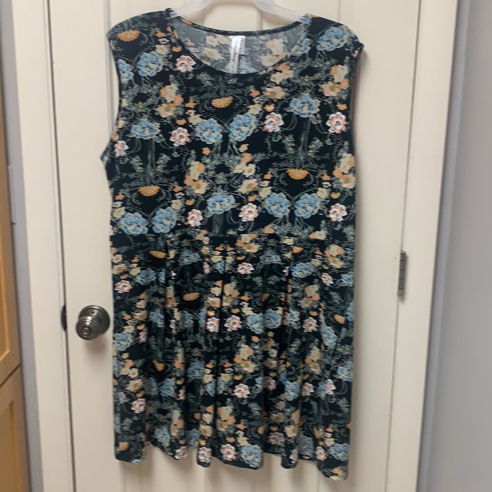 BELLYBERRY 4X Floral Dress / Tunic with Pleats Sleeveless Has some Stretch NWT
